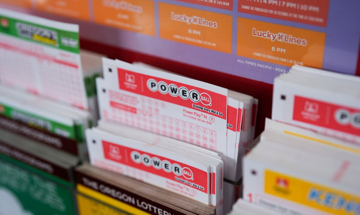 ¡Verifica tu boleto! Se llevan premio de $50,000 en el Powerball