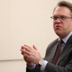 Presidente de la Reserva de Nueva York: “la inflación permanece inaceptablemente alta”