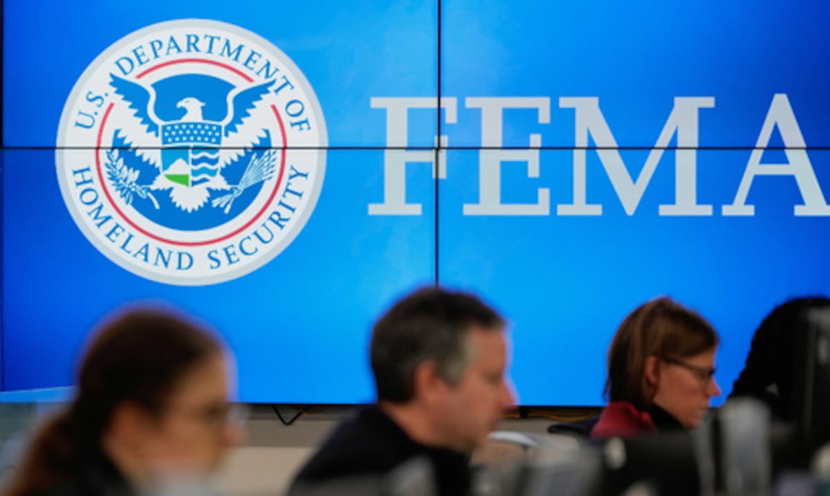 Estados demandan al gobierno de Trump por condicionar miles de millones de dólares en fondos de FEMA para atender desastres