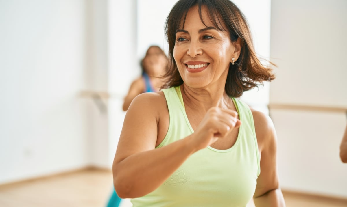 Cuatro ejercicios recomendados para adultos mayores de 60 años