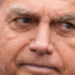 Autorizan a Jair Bolsonaro a cumplir condena en su casa por motivos de salud