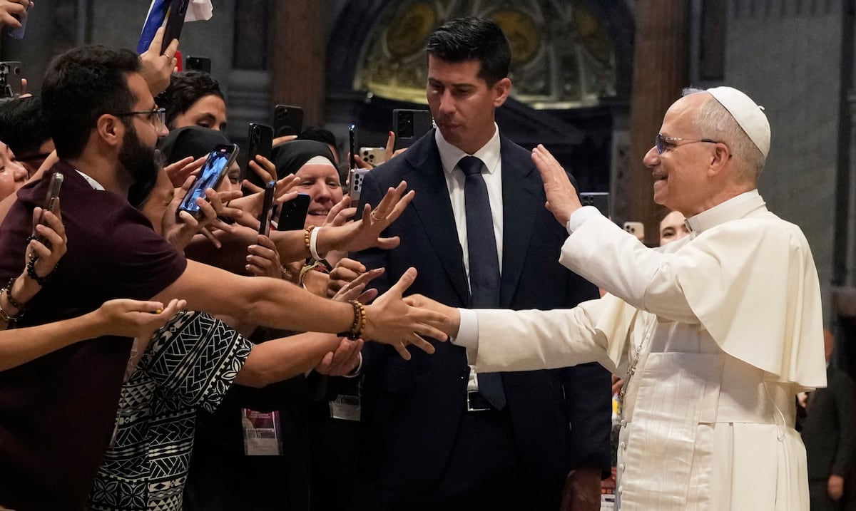 La pieza que hizo que Vanity Fair escogiera al papa León XIV como uno de los mejores vestidos del 2026