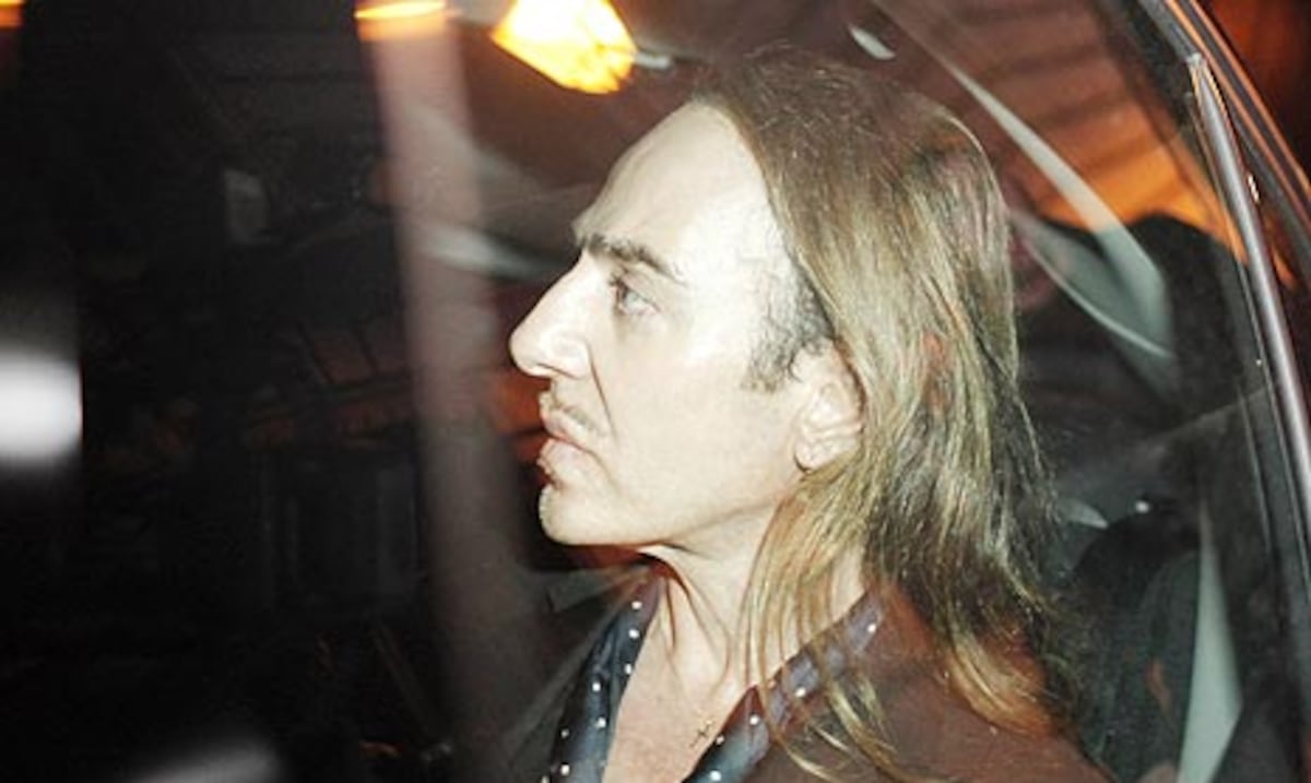Cancelada la exhibición del Met Gala: Estas fueron las controversias que marcaron la carrera de John Galliano