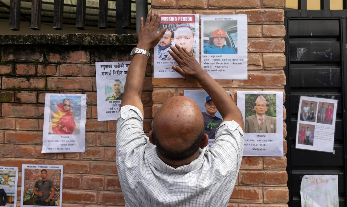Una pierna, un diente de oro y cientos de cuerpos a la espera de ser reconocidos en Nepal