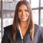 Alba Reyes cumple la promesa que le hizo a su madre y jura como abogada en Florida