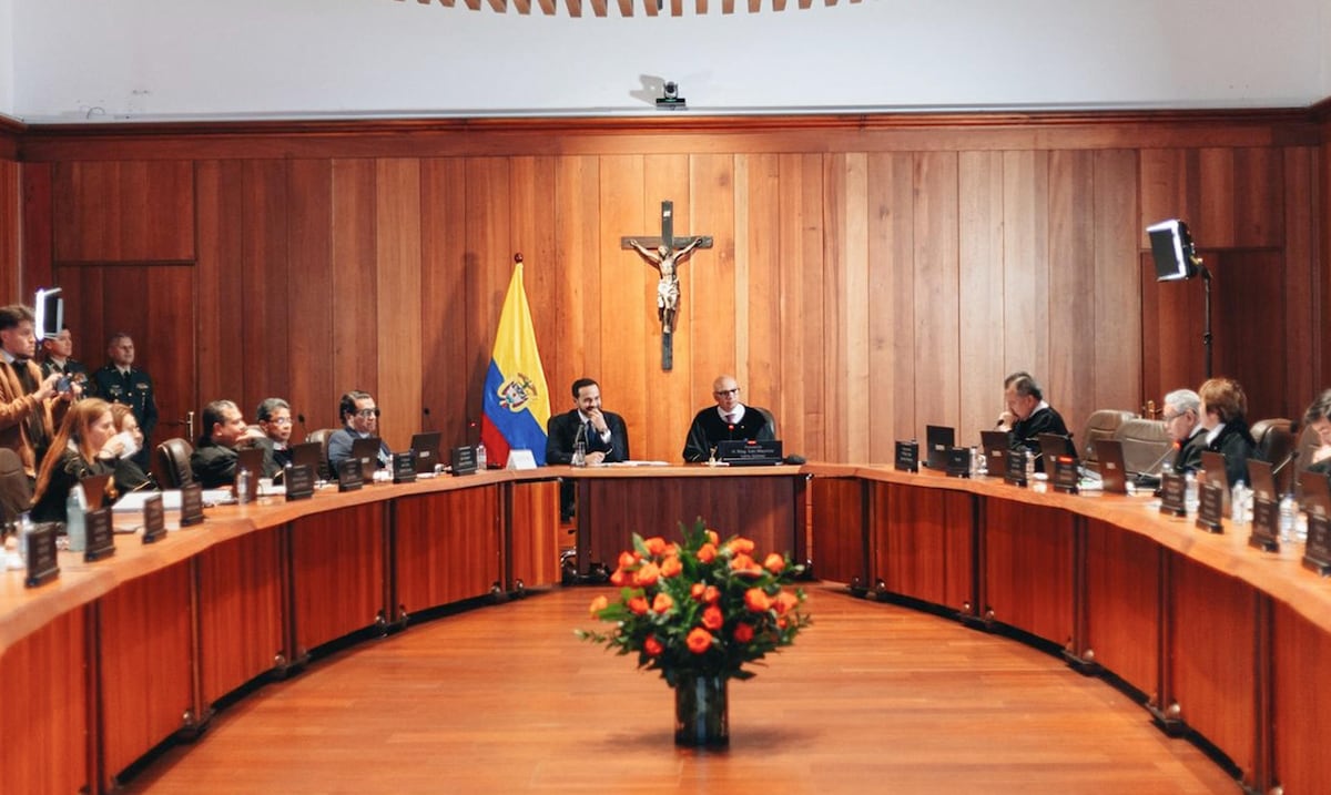 “Viva Cristo Rey”, el lema de De la Espriella que abre el debate sobre política y religión