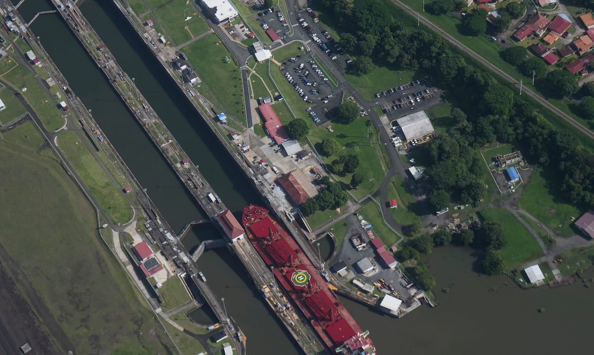 Canal de Panamá limita el tráfico de barcos para conservar agua a medida que se intensifica El Niño