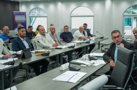 Alcaldes del PNP solicitan reunión a Jenniffer González tras veto a medidas que allegarían fondos a municipios