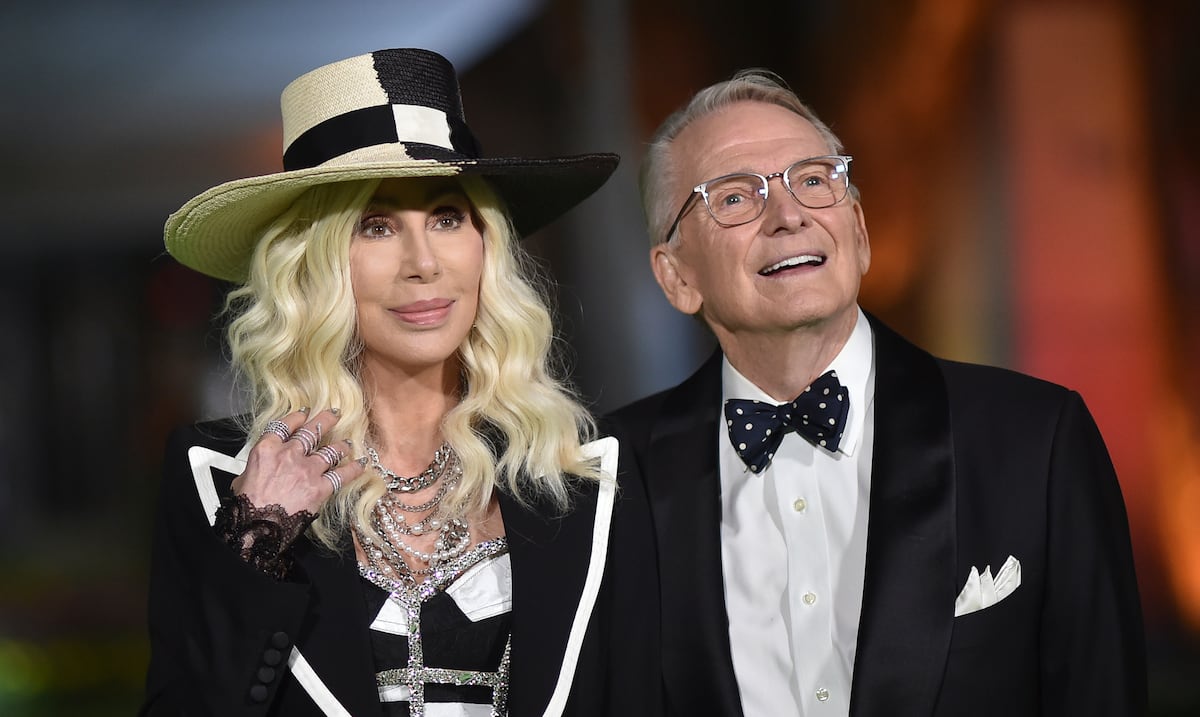 Bob Mackie, el diseñador de Cher, muere a los 87 años: “Sus diseños extraordinarios vivirán para siempre”