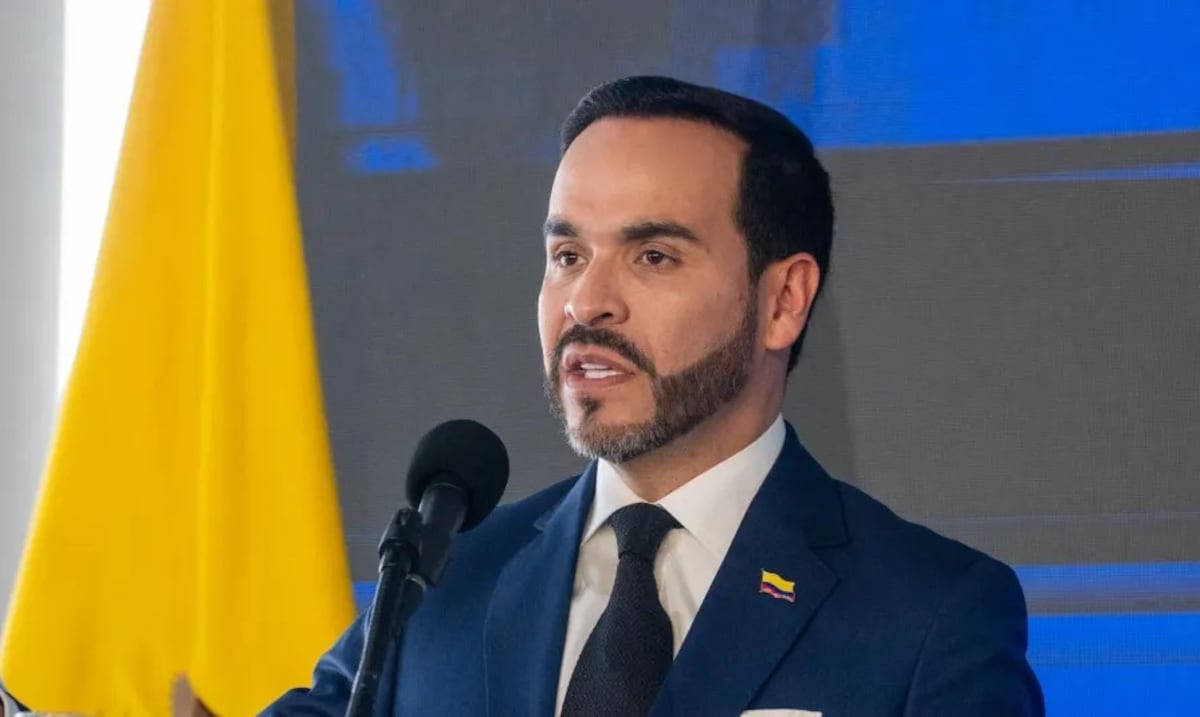 Presidente de Colombia elimina suspensión de permisos para portar armas