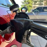 Seguirán al alza los precios de la gasolina