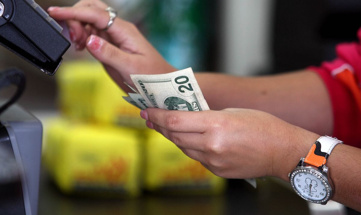 Líderes del sector privado exigen que el nuevo salario mínimo sea acompañado de reducciones a los altos costos de operación