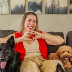 “El vínculo entre el guardián y la mascota se fortalece en la confianza”: Viviana Rivera y su vida con 7 perros y un gato
