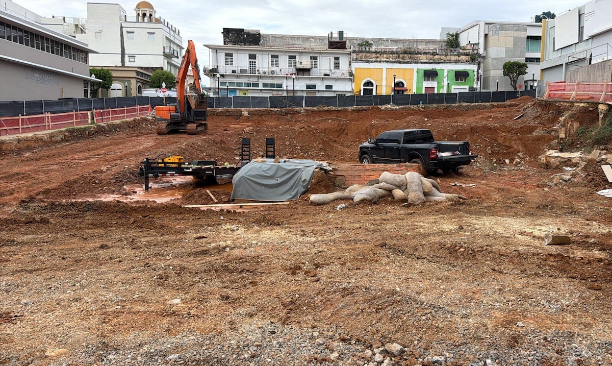 Así luce el terreno de Square District tras el avance de la demolición de los hallazgos arqueológicos