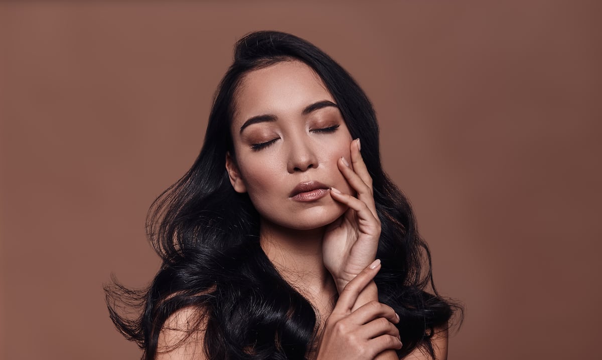 Del “smokey eye” al rubor sutil: Conoce las tendencias del maquillaje otoñal