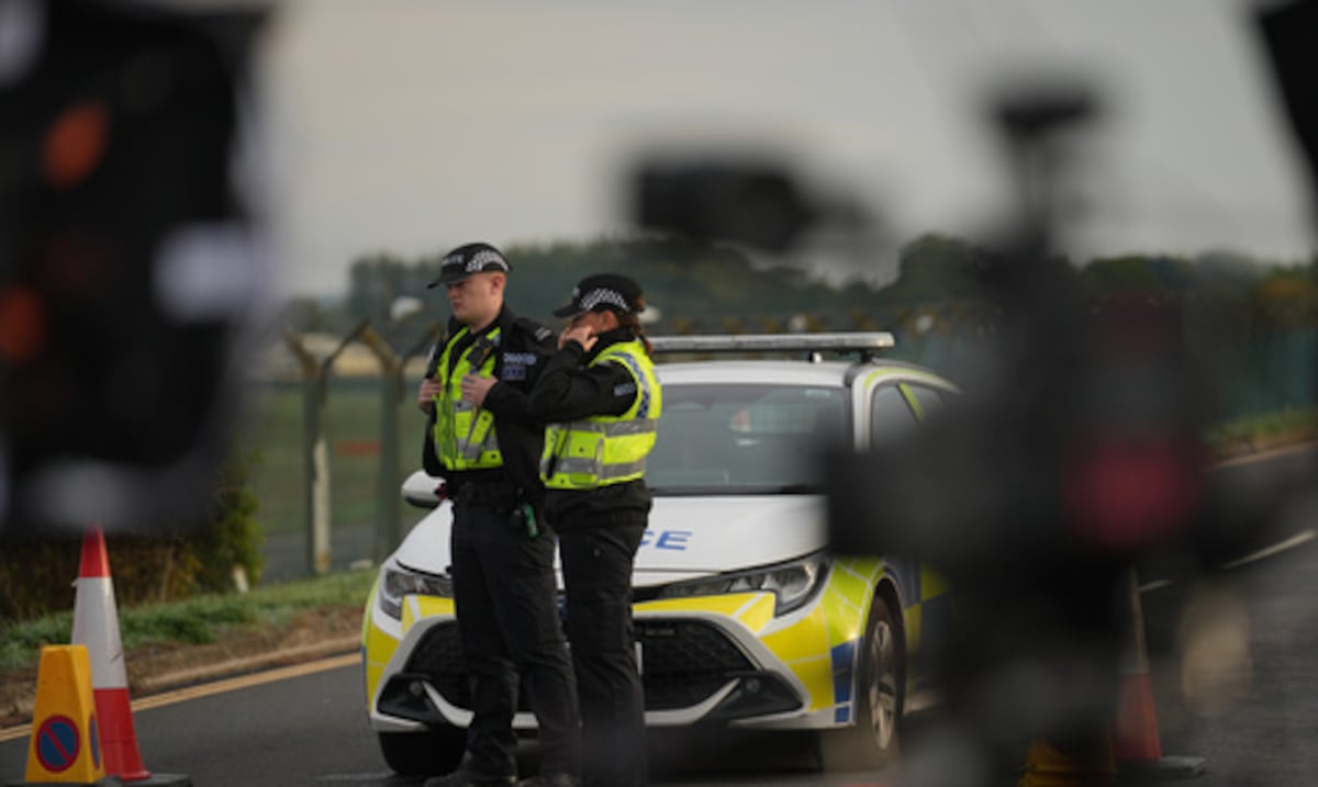 Policía británica investiga si arrestos junto a base estadounidense frustraron un ataque ligado a Irán