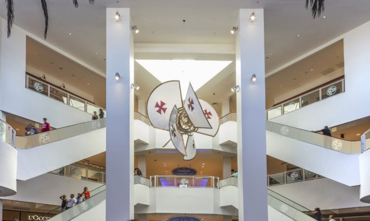 Cierra tienda en Plaza Las Américas