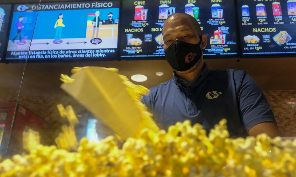 Caribbean Cinemas pide se les permita abrir los siete días hasta las 11:00 p.m.