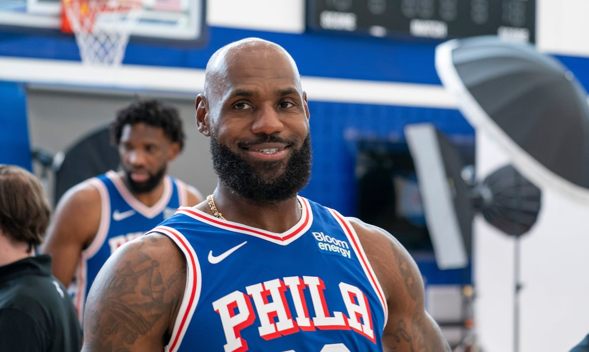 “Fue un gran primer paso”: LeBron James da una probadita a los fanáticos de los 76ers durante un fogueo intramural