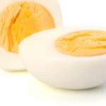 Por qué el huevo cocido es un “snack” saludable: beneficios y propiedades