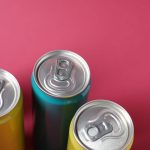 Advierten sobre riesgos de los “energy drinks” en los niños y adolescentes: “Puede provocar una sobrecarga”