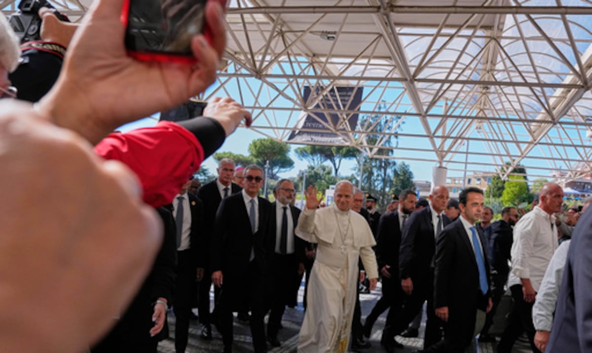 ¿Quién está al mando de la Iglesia católica si el papa está inconsciente y no puede gobernar?