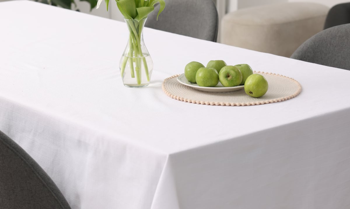 ¿Qué color de mantel usar en el comedor para atraer dinero y abundancia, según el Feng Shui?