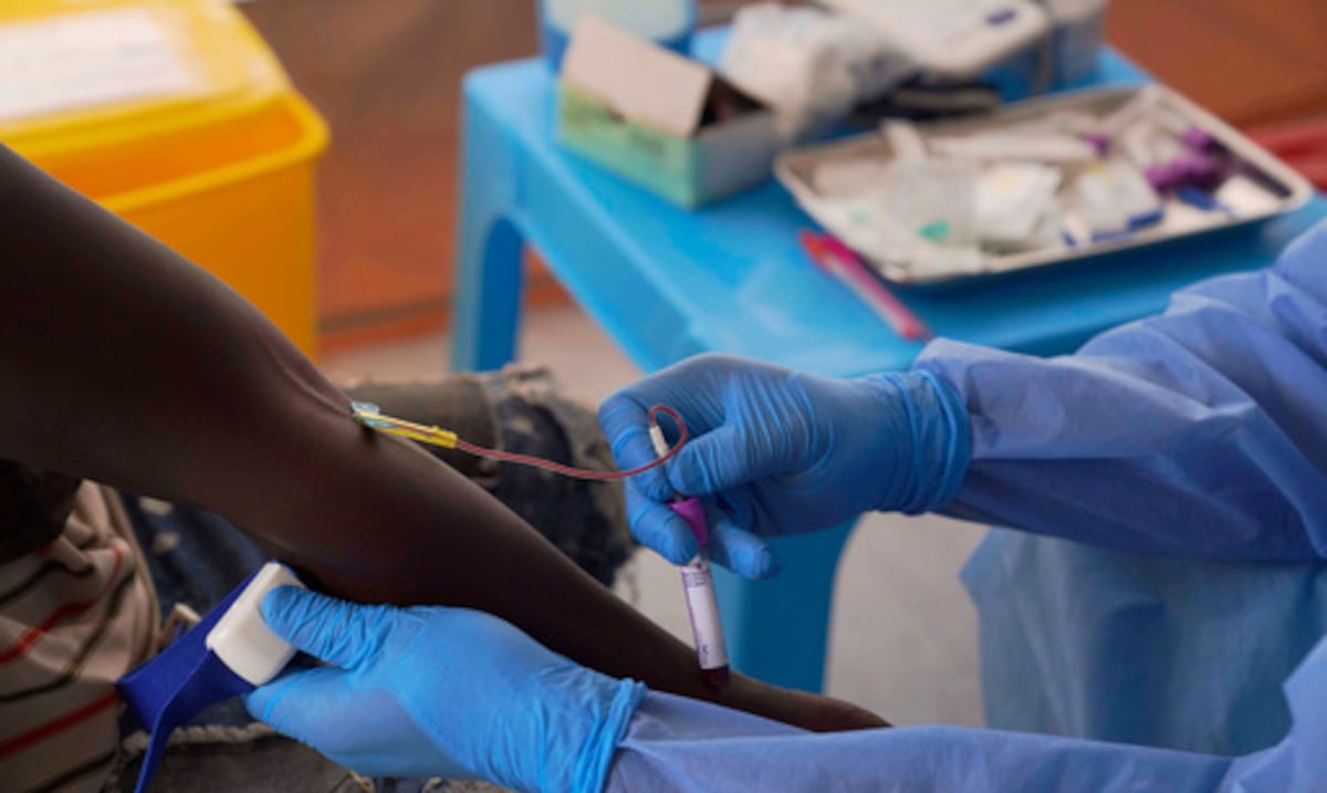 “El ébola cruza fronteras”: crece la alerta en África por nuevos brotes