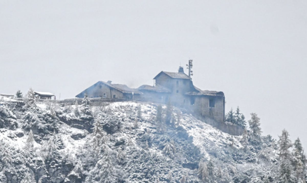 Un incendio afecta al histórico refugio de Hitler en Alemania