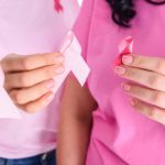 ¿Qué pasa con la salud de las mujeres después de superar el cáncer de mama? Experto advierte sobre los riesgos de descuidar los hábitos saludables