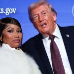 Nicki Minaj sube al avión presidencial y acompaña a Trump a un mitin en Michigan
