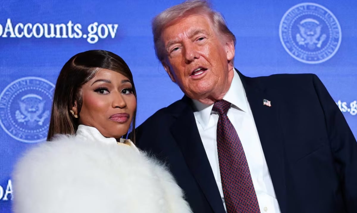 Nicki Minaj sube al avión presidencial y acompaña a Trump a un mitin en Michigan