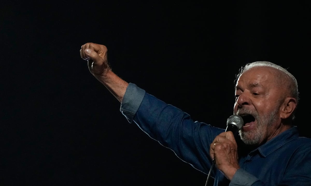 Bolsonaro impugna resultados, sentando base para posible enfrentamiento