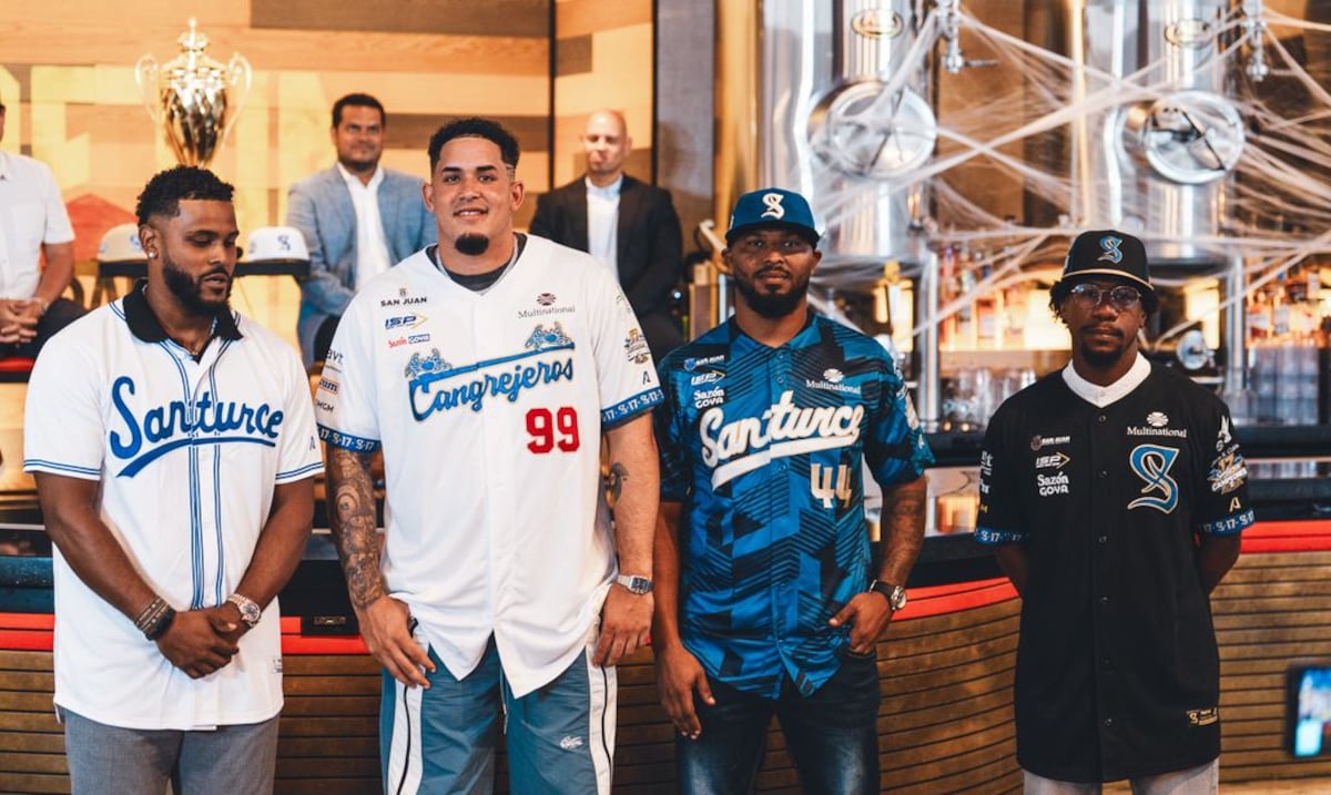 Los Cangrejeros presentan su plantilla para la nueva temporada de la liga invernal